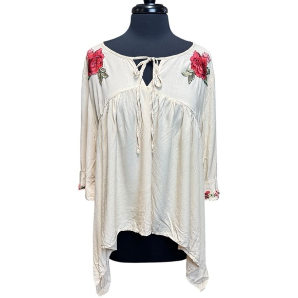 Emery Rose Plus Size Cream Floral Embroidered Boho Babydoll Peasant Top 1XL NWOT - Picture 1 of 5